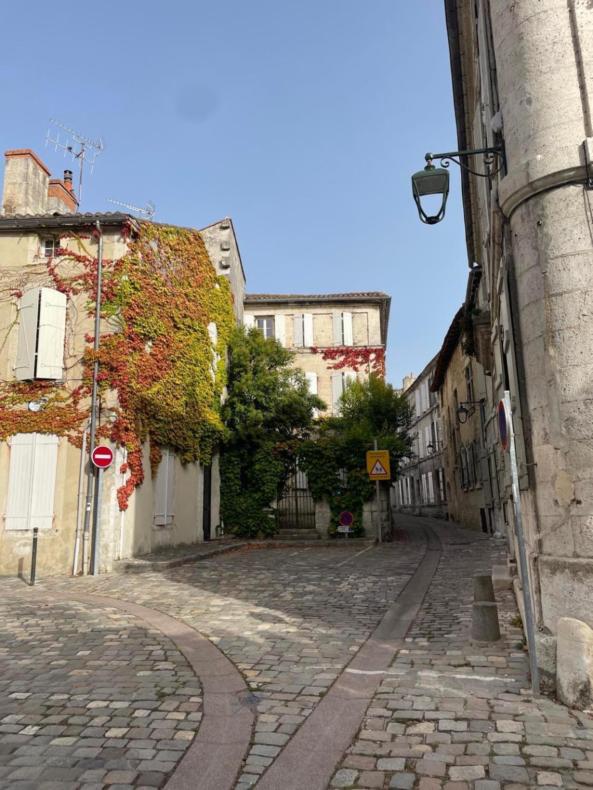 Lindor Apartamento Angoulême Exterior foto